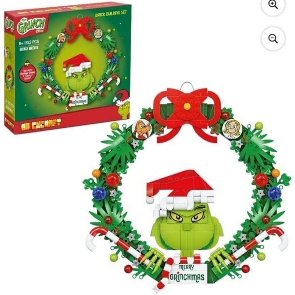 Grinch Brick Building Set - Festive Wreath